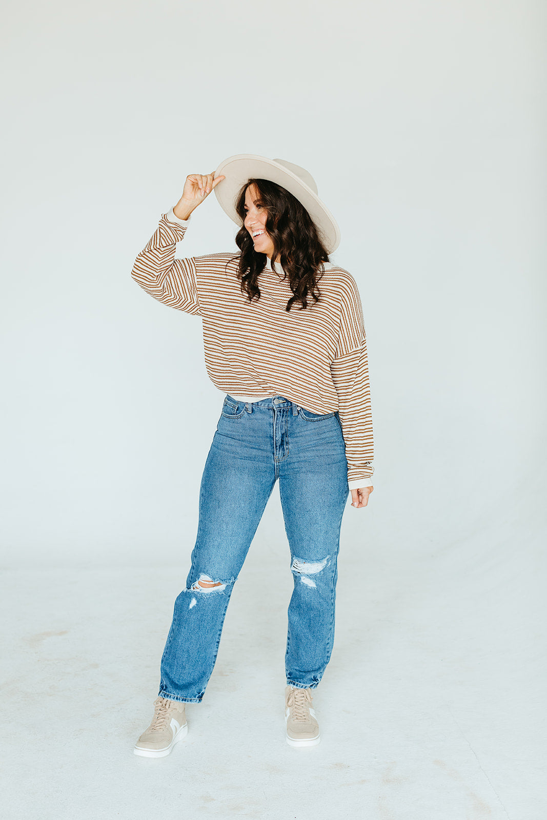 medium_wash_high_rise_mom_jeans_distressed
