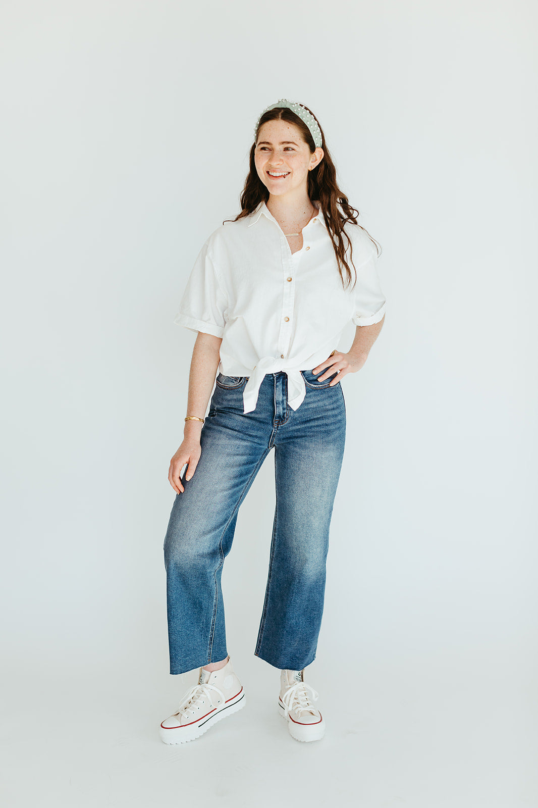 medium-wash_high_rise_wide_leg_raw_hem_jeans