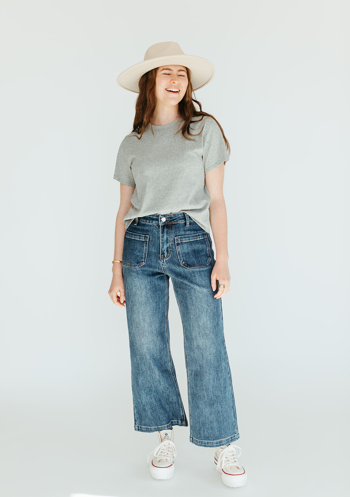 medium_wash_high_rise_wide_leg_jeans_patch_pockets