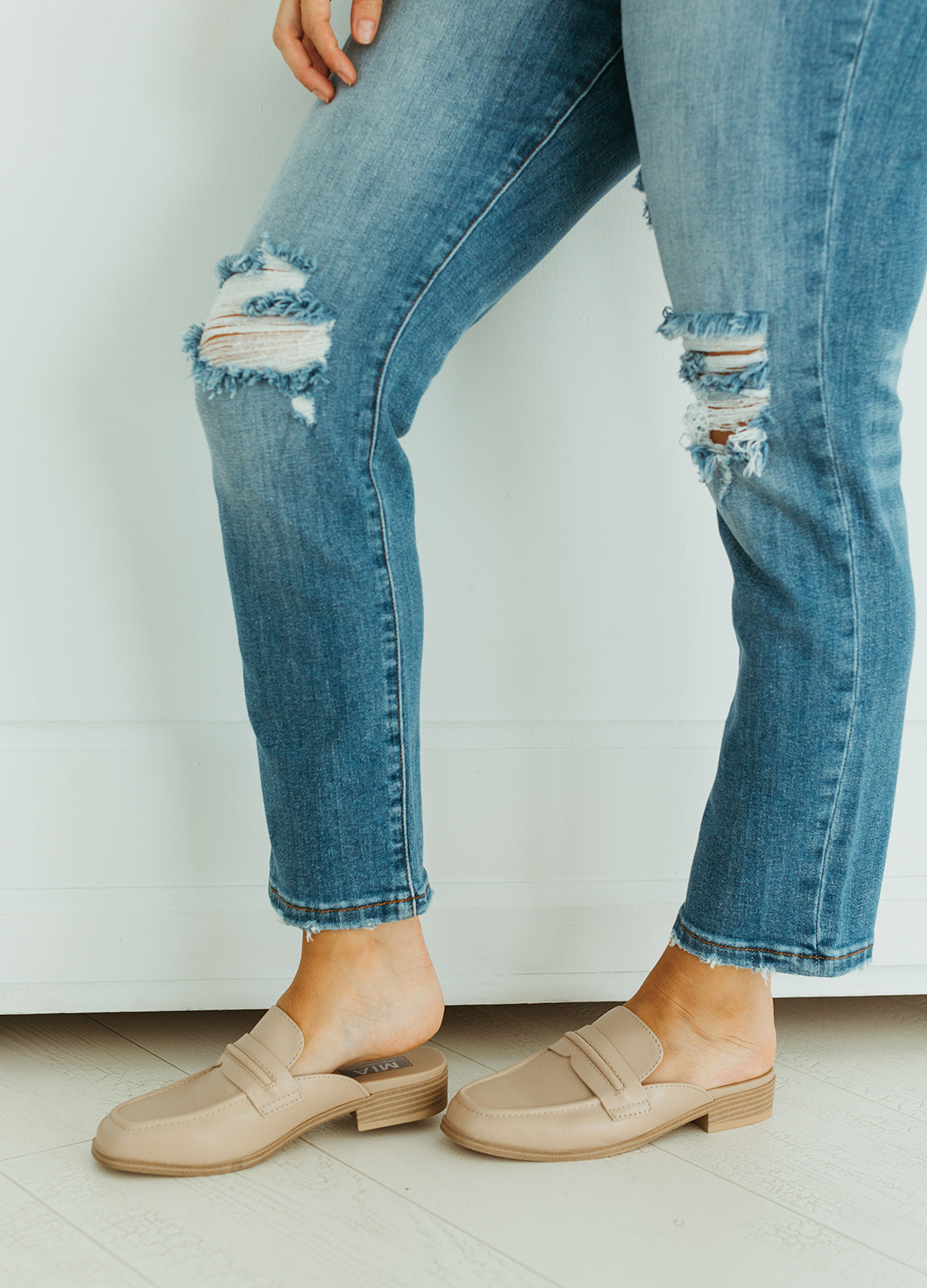 nude_loafer_slide