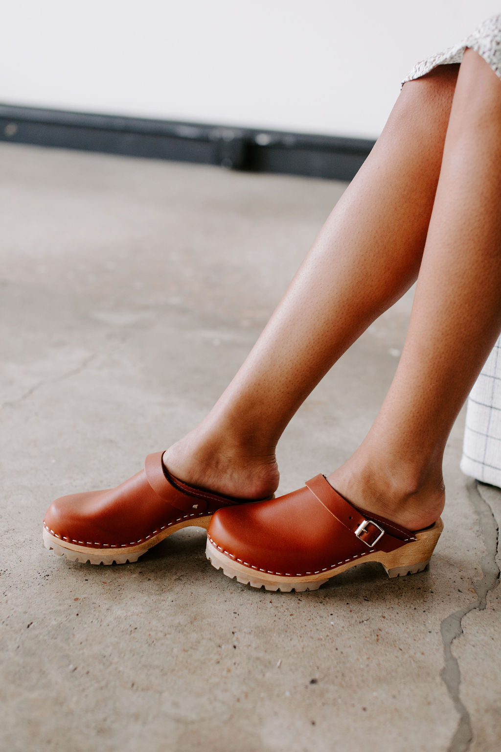 brown_mia_leather_ebba_clog